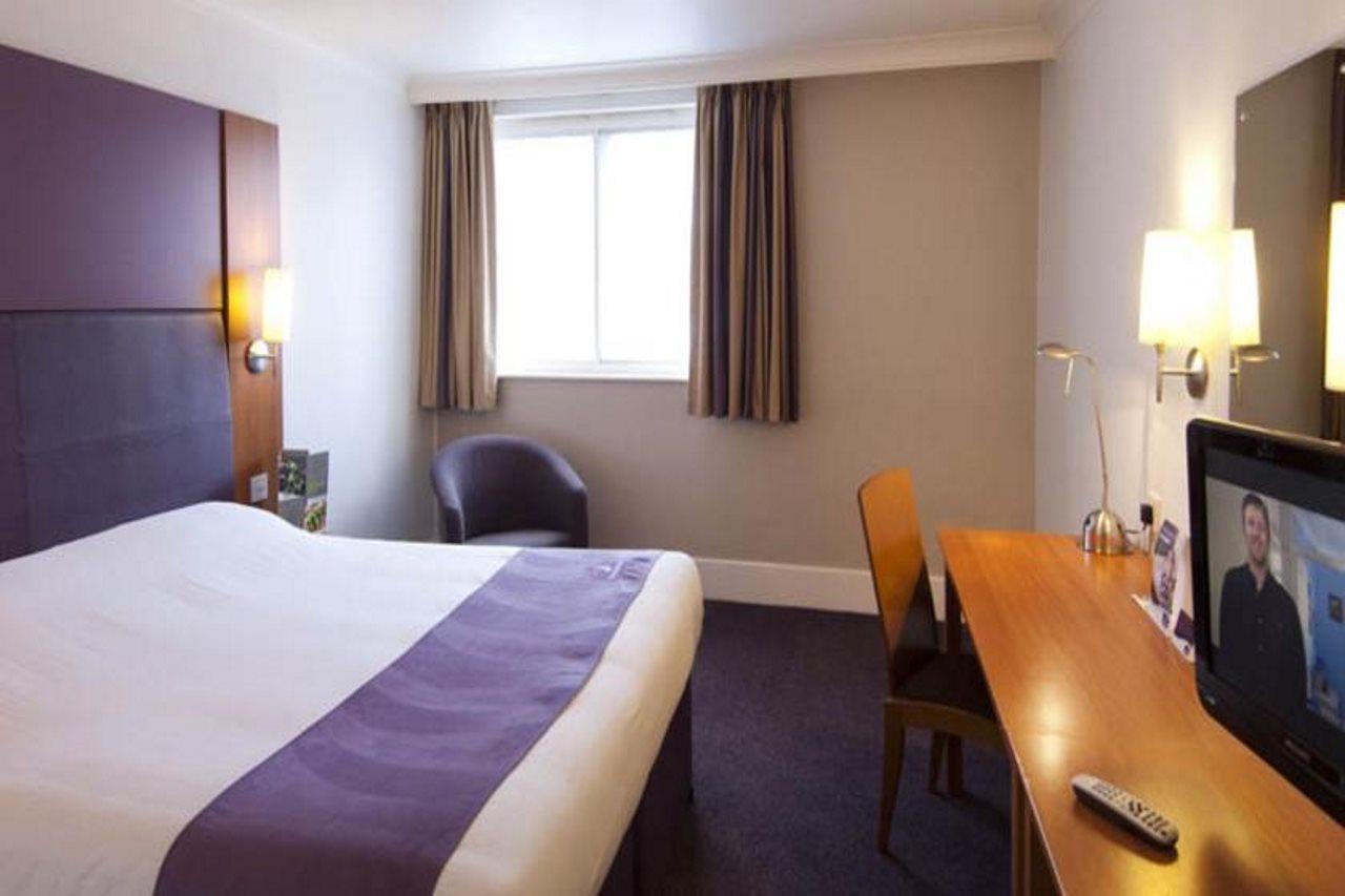 Premier Inn Milton Keynes Central Exterior photo