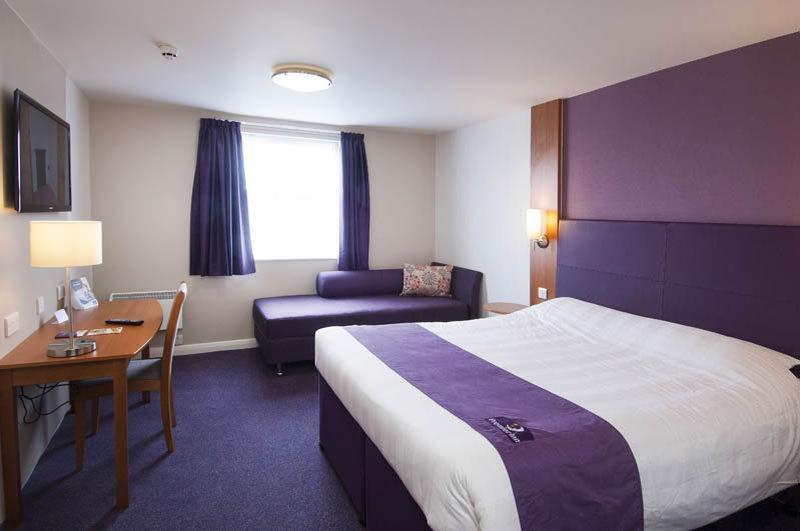 Premier Inn Milton Keynes Central Exterior photo